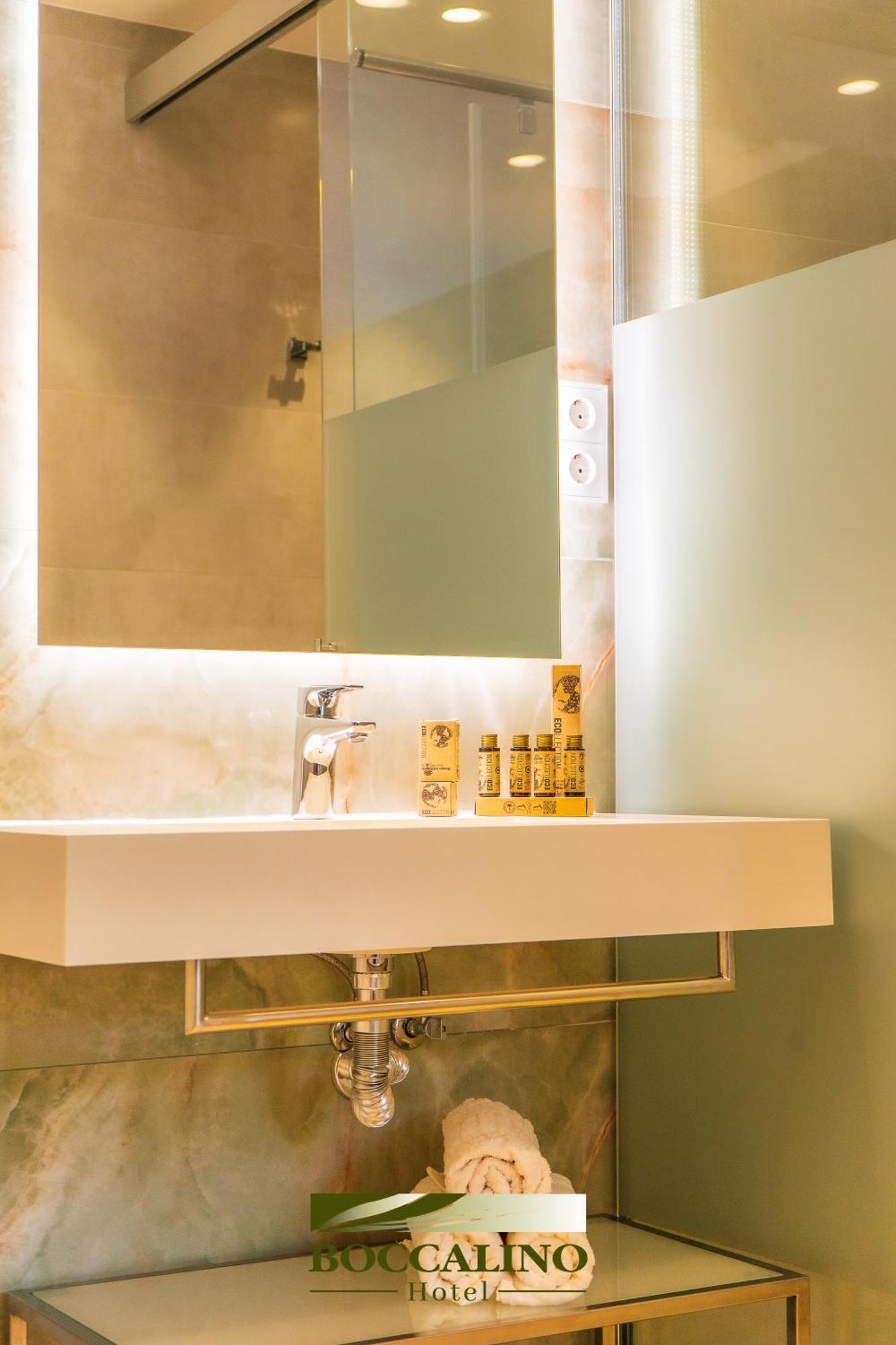 Hotel Boccalino Сиджес Экстерьер фото